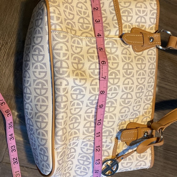 Giani Bernini Block Signature Tote, Color Ivory/Silver Like New - Picture 8 of 9